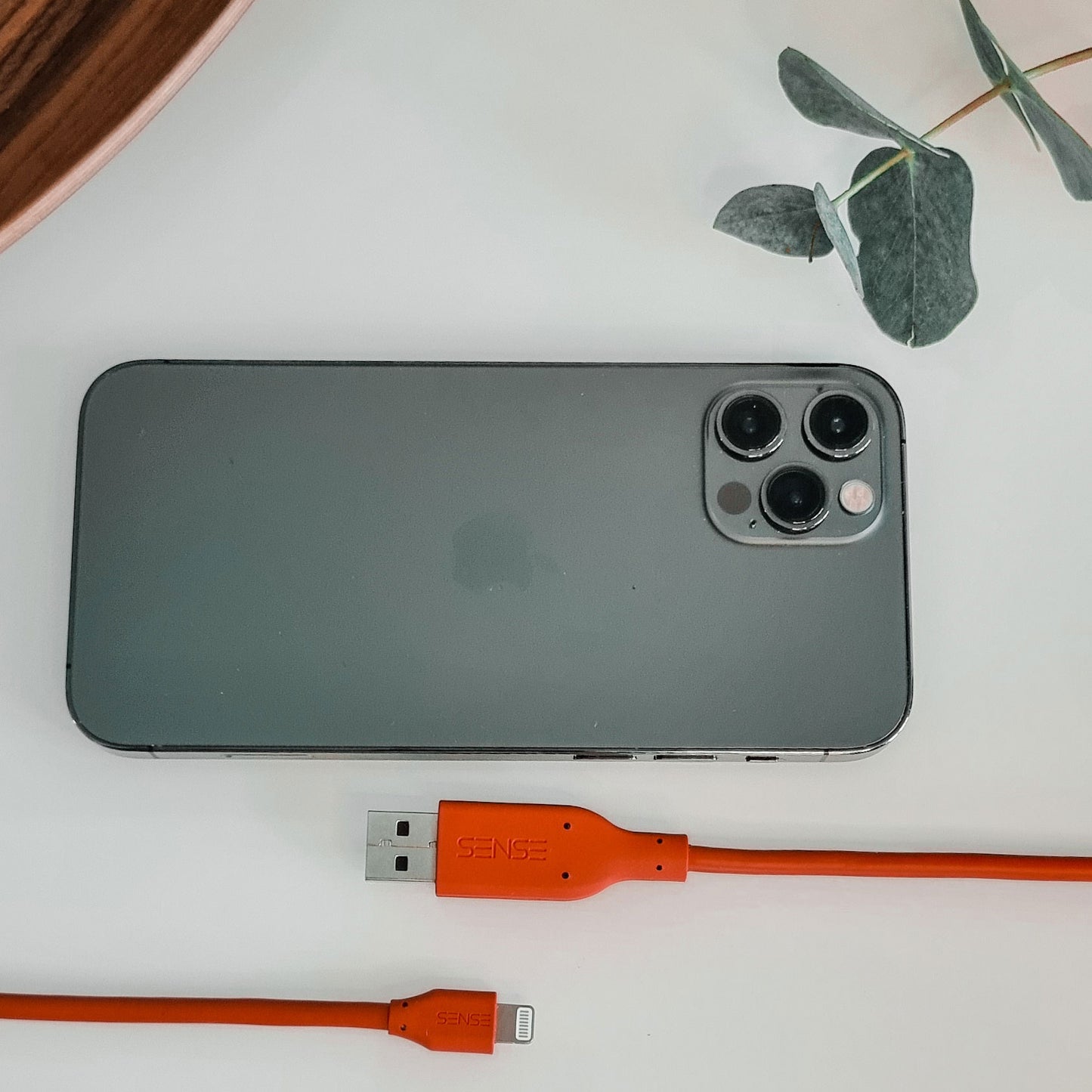 Sense smart ladekabel for mobil og nettbrett – USB-A til Lightning (iPhone/iPad)